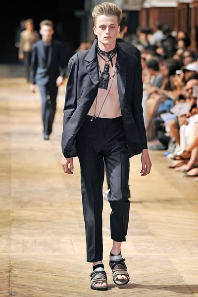 Look 2